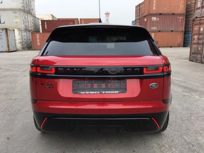 Range Rover Velar màu đỏ tươi độc nhất vô nhị cập cảng Việt Nam 1