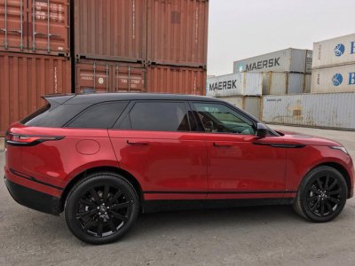 Range Rover Velar màu đỏ tươi độc nhất vô nhị cập cảng Việt Nam q2