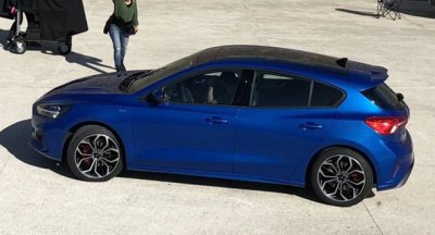 Ford Focus 2019 lần đầu hé lộ ngoại thất.