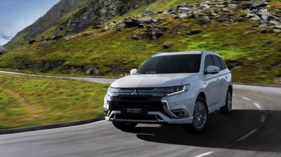 Mitsubishi Outlander Plug-in Hybrid 2019 ra mắt, sức mạnh vượt trội - 1