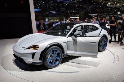 Porsche Mission E có thể cho ra mắt biến thể coupe và mui trần - 3