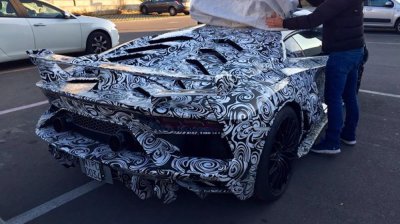 Khám phá phiên bản cuối cùng của Lamborghini Aventador 3