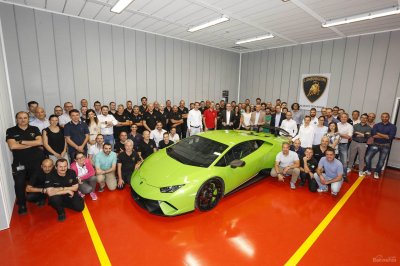 Lamborghini Huracan cán mốc sản xuất 10.000 chiếc Lamborghini Huracan cán mốc sản xuất 10.000 chiếc 2