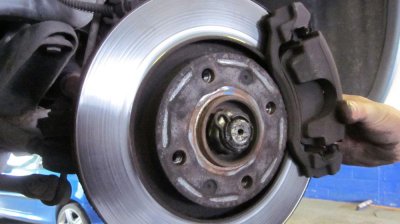 Kiểm tra hệ thống phanh Kiểm tra hệ thống phanh 2