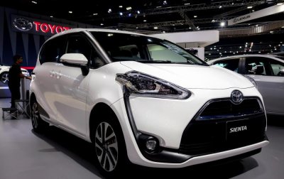 Cận cảnh Toyota Sienta tại Triển lãm Bangkok, lớn và hiện đại.