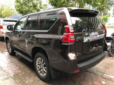 Toyota Prado VX 2018 nhập khẩu tư nhân đắt hơn giá hãng gần tỷ đồng - Ảnh 2 Toyota Prado VX 2018 nhập khẩu tư nhân đắt hơn giá hãng gần tỷ đồng - Ảnh 2.
