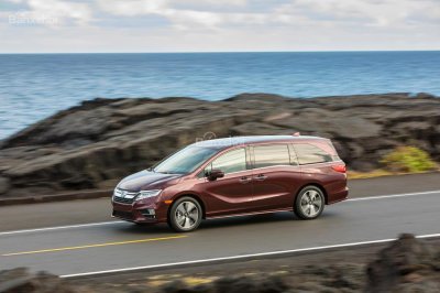 Honda Odyssey 2019 lên kệ với giá 707 triệu - 1