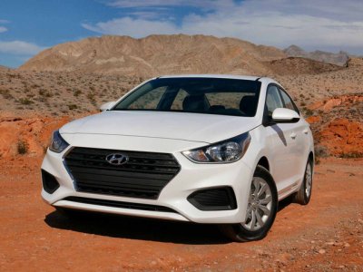 Hyundai Accent 2018 1.4MT Base giá 425 triệu đồng thiếu những trang bị gì? a3