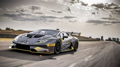 Lamborghini Huracan Super Trofeo Evo ra mắt, cháy bỏng đam mê đua xe.