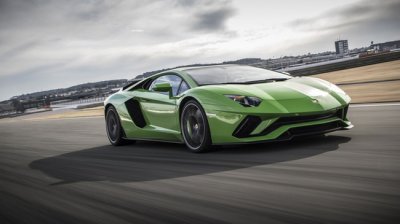Điều gì tạo nên sự hấp dẫn cho Lamborghini Aventador S? a1
