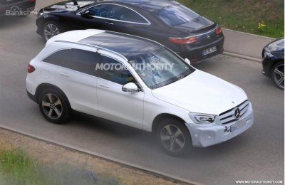 Mercedes-Benz GLC 2020 lộ diện cả trong lẫn ngoài, tự tin khoe cánh - 1