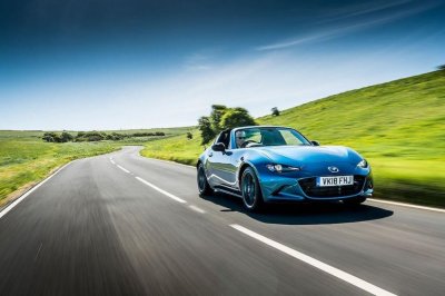 Mazda MX-5 RF Sport Black Edition giới hạn 300 chiếc, giá gần 800 triệu đồng 1