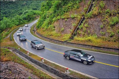 Kinh nghiệm lái xe ô tô theo đoàn đảm bảo an toàn 8