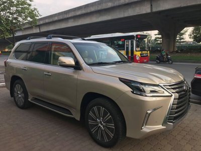 Lexus LX570 2018 nhập Mỹ tại Việt Nam có giá hơn 9 tỷ đồng a1