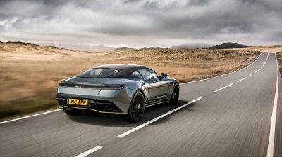 Aston Martin DB11 AMR trình làng với giá 241.000 USD a6