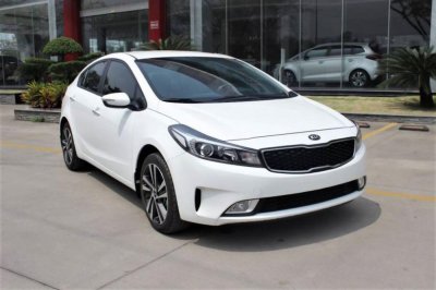 Hình ảnh thực tế Kia Cerato 1.6SMT giá 499 triệu đồng tại đại lý a1