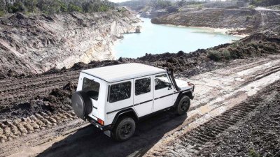 Đã có thế hệ mới, Mercedes-Benz G-Class thế hệ cũ vẫn được sản xuất "dài dài" 1 Đã có thế hệ mới, Mercedes-Benz G-Class thế hệ cũ vẫn được sản xuất "dài dài" z