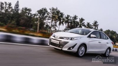 Toyota Yaris ra mắt Ấn Độ và đặt mục tiêu bán 40.000 xe/năm Toyota Yaris ra mắt Ấn Độ và đặt mục tiêu bán 40.000 xe/năm.