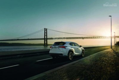 Lexus NX 300h Sport mới trình làng với giá 1,1 tỷ đồng - 2