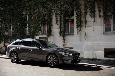 Xe Mazda6 2018 sử dụng động cơ diesel tại Nhật Bản có gá khởi điểm 589 triệu đồng a12