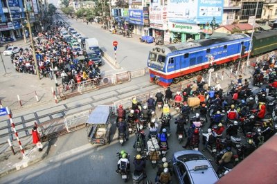 Kinh nghiệm lái xe ô tô băng qua đường sắt để bảo toàn tính mạng 2