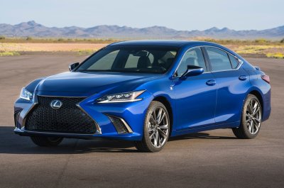 Lexus ES 2019 nâng cấp thêm tính năng hỗ trợ Apple CarPlay Lexus ES 2019 nâng cấp thêm tính năng hỗ trợ Apple CarPlay.