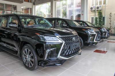 Hàng loạt mẫu ô tô khủng về nước: Lexus ''''''''bùng nổ''''''''.