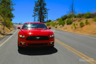 25 mẫu xe mạnh mẽ nhất mà Ford từng sản xuất z Mustang EcoBoost 2017
