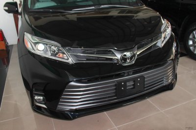 Mẫu MPV Toyota Sienna Limited 2018 vừa cập bến Việt Nam có giá 4 tỷ đồng - Ảnh 2.