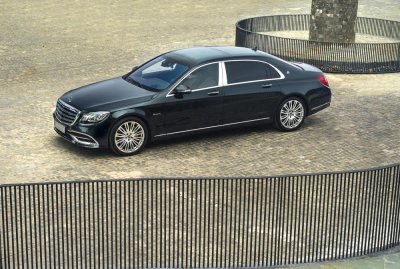 Thông tin về Mercedes-Maybach S 450 4MATIC 2018 tại Việt Nam.