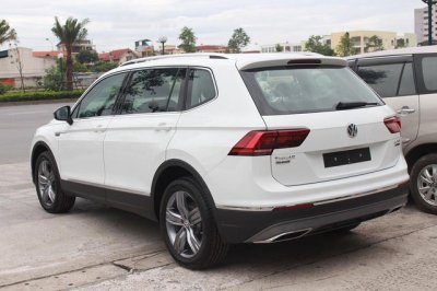 Volkswagen Tiguan Allspace 2018 giá 1,7 tỷ đồng đã xuất hiện tại các đại lý Việt Nam 9 Volkswagen Tiguan Allspace 2018 giá 1,7 tỷ đồng đã xuất hiện tại các đại lý Việt Nam a9