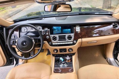 Rolls-Royce Ghost dùng 7 năm thét giá 11 tỷ Rolls-Royce Ghost dùng 7 năm thét giá 11 tỷ 3