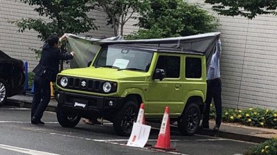 SUV Suzuki Jimny hiện nguyên hình qua loạt ảnh chụp trộm tại nhà máy SUV Suzuki Jimny hiện nguyên hình qua loạt ảnh chụp trộm tại nhà máy 1