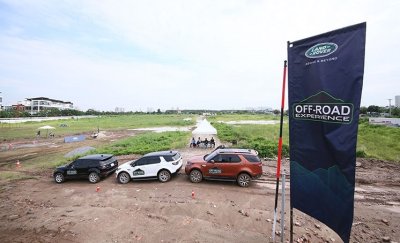 Dàn xe Land Rover hàng chục tỷ lội bùn trải nghiệm ở Hà Nội Dàn xe Land Rover hàng chục tỷ lội bùn trải nghiệm ở Hà Nội 1