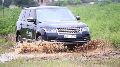 Dàn xe Land Rover hàng chục tỷ lội bùn trải nghiệm ở Hà Nội Dàn xe Land Rover hàng chục tỷ lội bùn trải nghiệm ở Hà Nội4