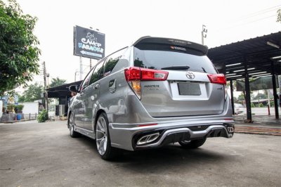 Xe sang lexus phiên bản độ Toyota Innova chưa đầy trăm triệu