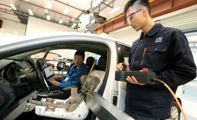 Ngồi lâu trên xe ô tô sẽ ảnh hưởng xấu đến cột sống 3 Ngồi lâu trên xe ô tô sẽ ảnh hưởng xấu đến cột sống 3.