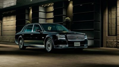 Toyota Century 2018 chốt giá 178.200 USD, cao gấp rưỡi BMW 8-Series 2