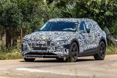 Kết cấu gương chiếu hậu kỳ lạ của Audi E-Tron Quattro Kết cấu gương chiếu hậu kỳ lạ của Audi E-Tron Quattro z
