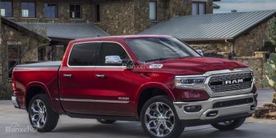Ram 1500 Classic 2019 cùng Ram 1500 2019 tham chiến thị trường Tướng lĩnh Ram 1500 Classic 2019 vẫn sánh vai cùng đàn em Ram 1500 2019 - 2