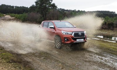 Giá xe Toyota Hilux tháng 2/2019 Giá xe Toyota Hilux tháng 2/2019.