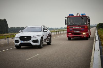 Jaguar Land Rover thử nghiệm công nghệ kết nối xe mới 2 Jaguar Land Rover thử nghiệm công nghệ kết nối xe mới 3