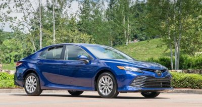 Mỹ tăng thuế, Toyota Camry nhập khẩu phải đội giá 2 Mỹ tăng thuế, Toyota Camry nhập khẩu phải đội giá 3