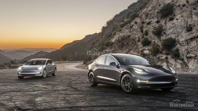 Mới giảm giá bán, Tesla Model 3 lại tăng giá đặt hàng lên 3.500 USD 2a