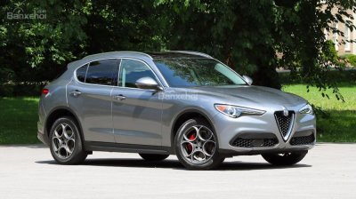 Alfa Romeo Stelvio bổ sung biến thể RWD, giảm cân, giảm luôn cả giá Alfa Romeo Stelvio bổ sung biến thể RWD, giảm cân, giảm luôn cả giá - 1