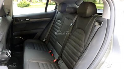 Các mẫu Alfa Romeo Stelvio cao cấp hơn được ưu ái nhiều hơn bản cơ sở Alfa Romeo Stelvio bổ sung biến thể RWD, giảm cân, giảm luôn cả giá - 4