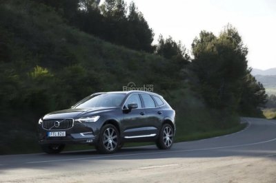 Volvo XC60 2019 ra mắt biến thể cơ sở mới với giá 39.200 USD Volvo XC60 2019 ra mắt biến thể cơ sở mới với giá 39.200 USD - 1