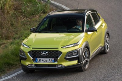 Hyundai Kona bản máy dầu chốt giá tầm 600 triệu tại Anh - 1