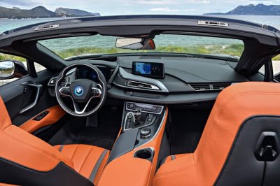 Khoang nội thất BMW i8 mới nhất.