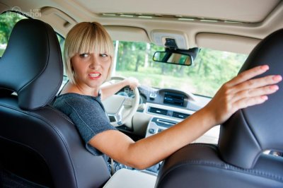 5. Nhìn về phía sau qua vai phải Các cánh lùi xe đúng chuẩn không sợ tai nạn
